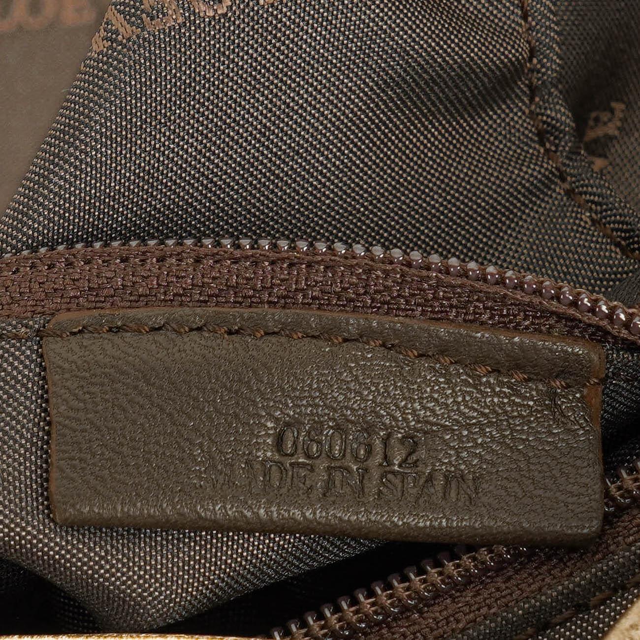 Loewe Aire Anagram Schultertasche aus Nappa