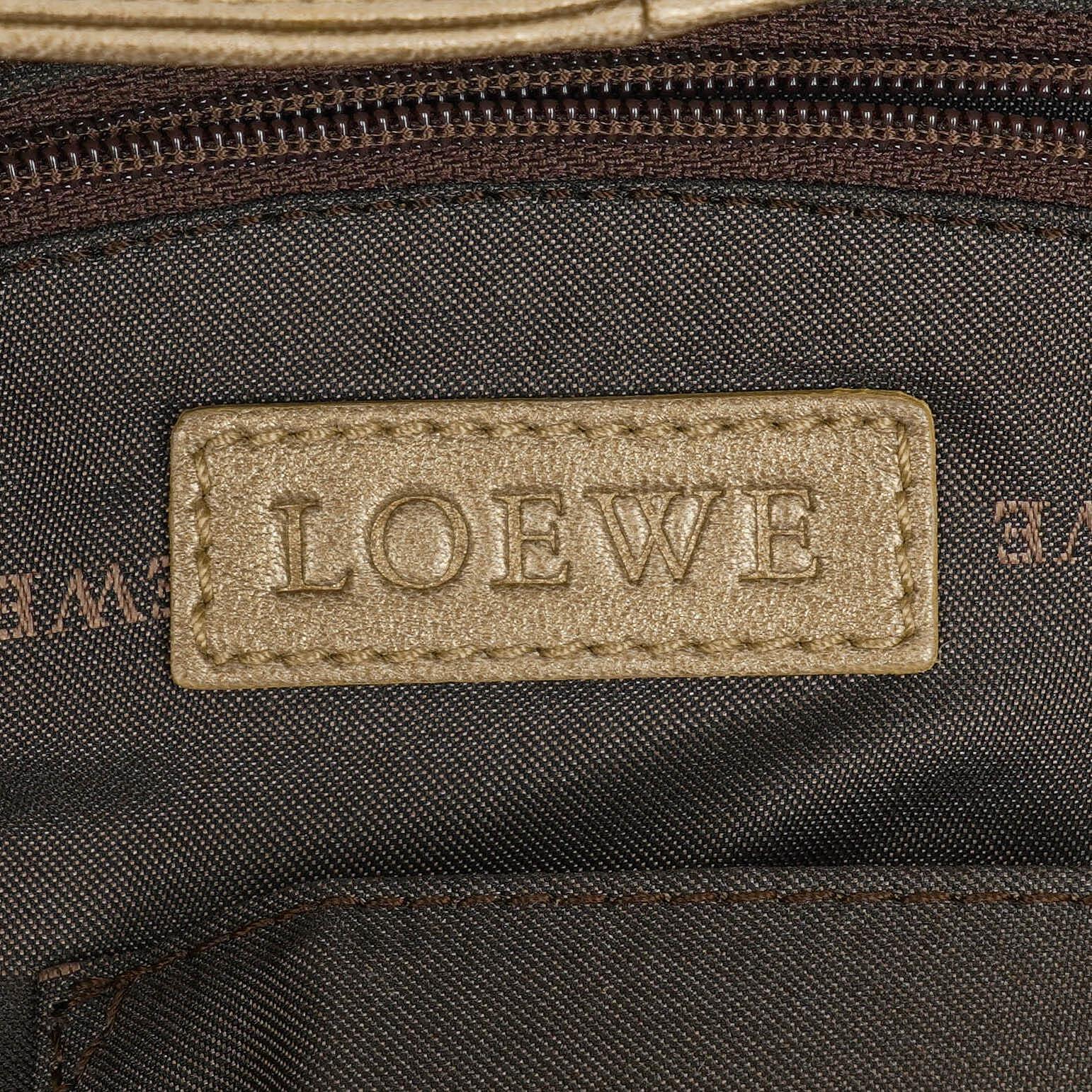 Loewe Aire Anagram Schultertasche aus Nappa