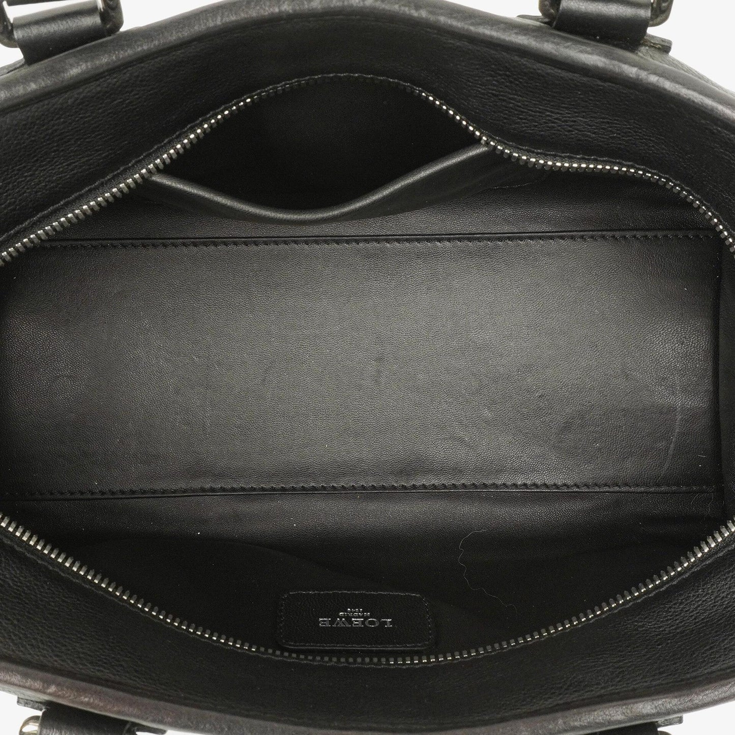 Loewe Amazona 28 Handtasche aus schwarzem Leder