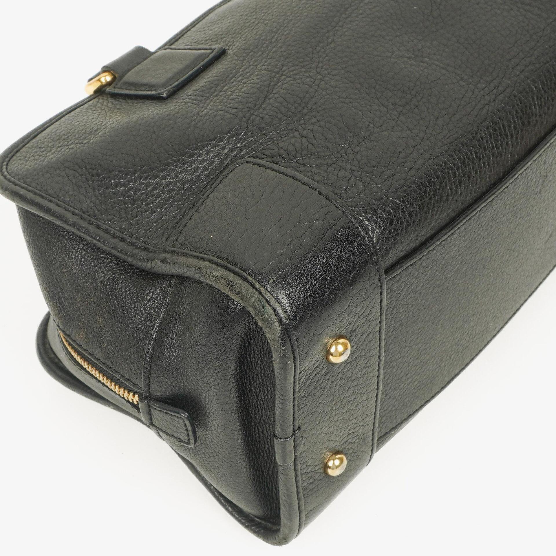Loewe Amazona 28 Handtasche aus schwarzem Leder