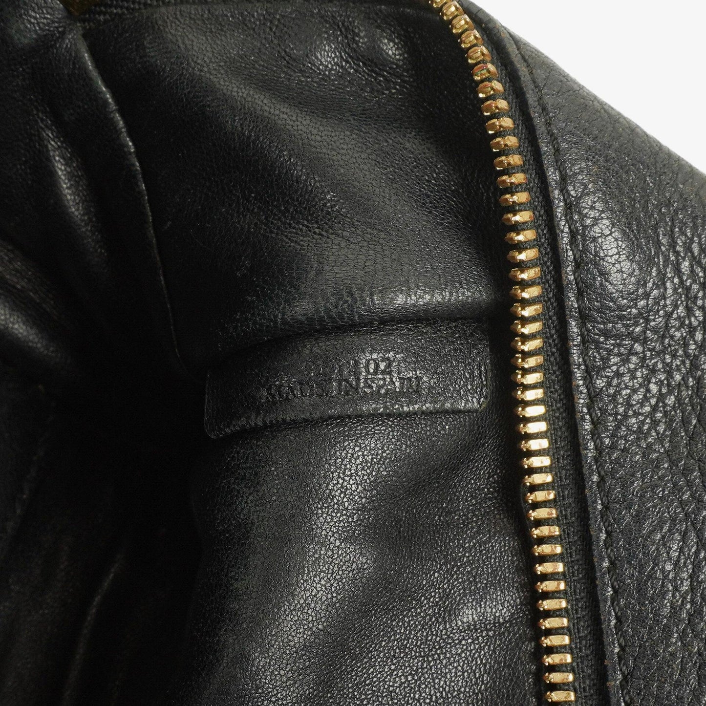 Loewe Amazona 28 Handtasche aus schwarzem Leder