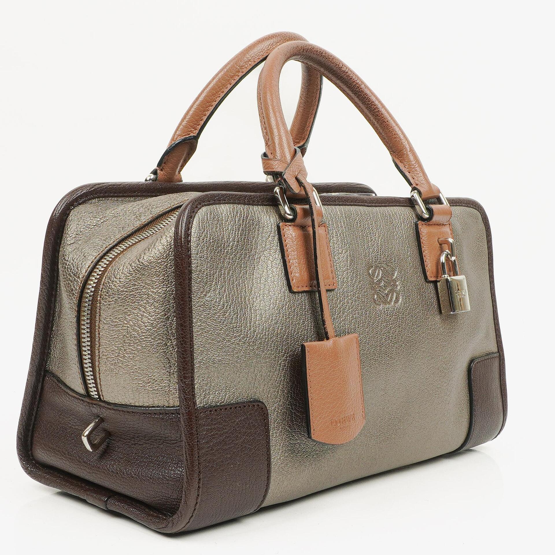 Loewe Amazona 28 Handtasche aus Metallic-Kalbsleder