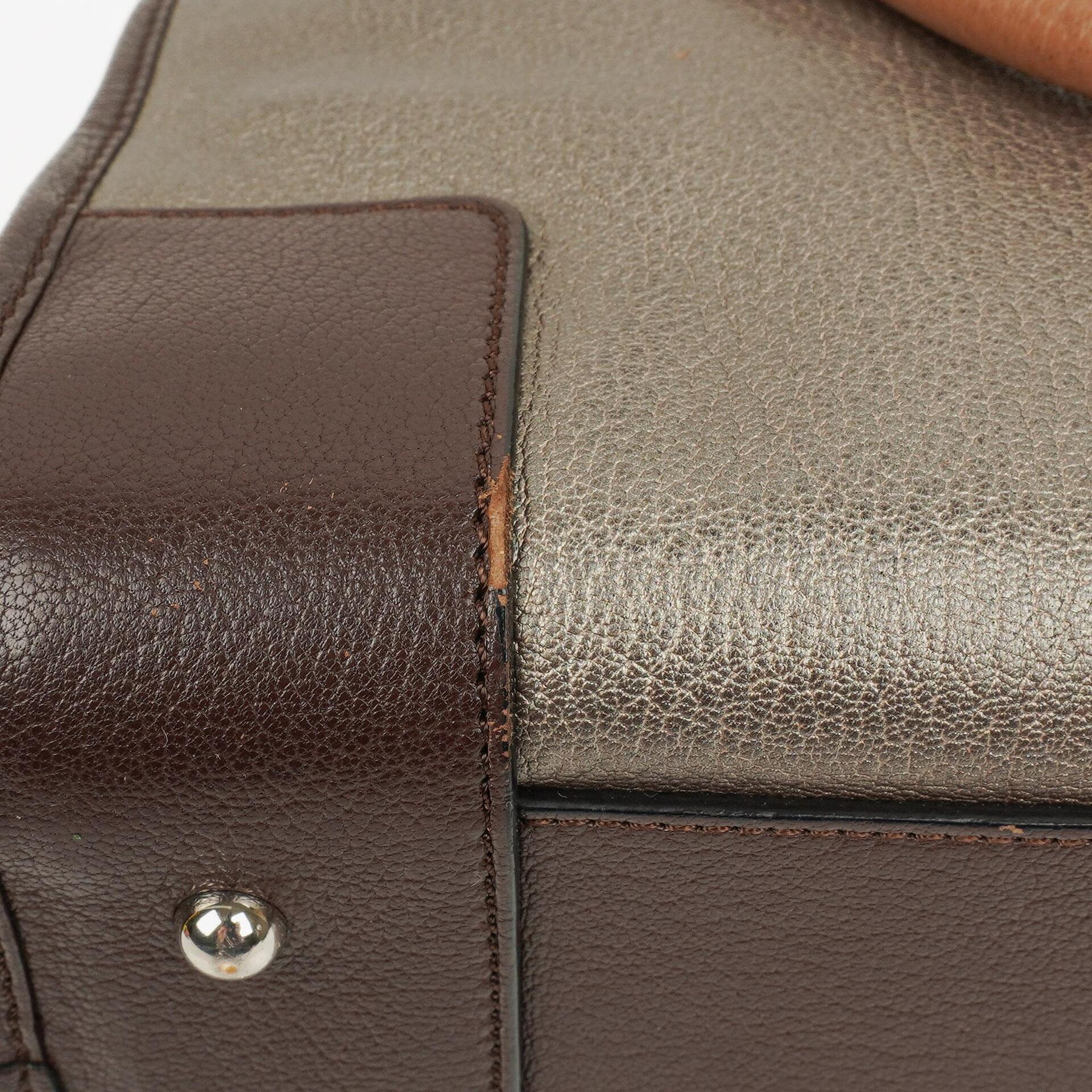 Loewe Amazona 28 Handtasche aus Metallic-Kalbsleder
