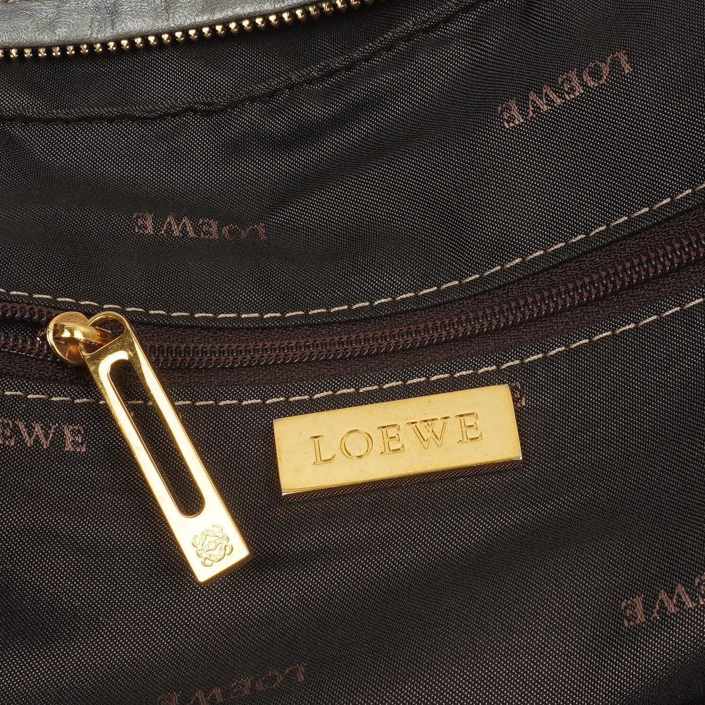 Loewe Amazona 35 Anagram Grau Metallic Kalbsleder Handtasche