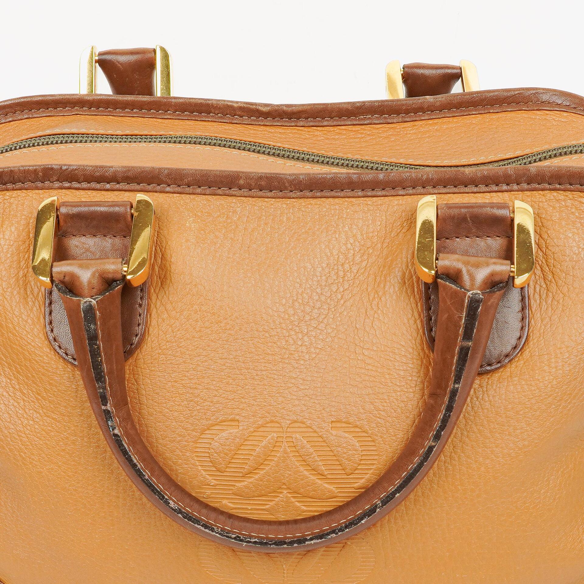 Loewe Amazona Handtasche aus Kalbsleder