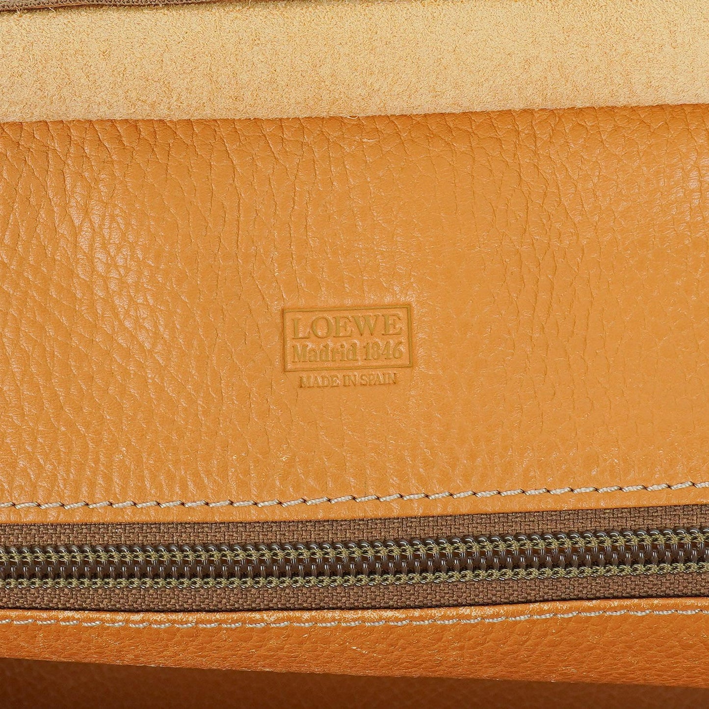 Loewe Amazona Handtasche aus Kalbsleder