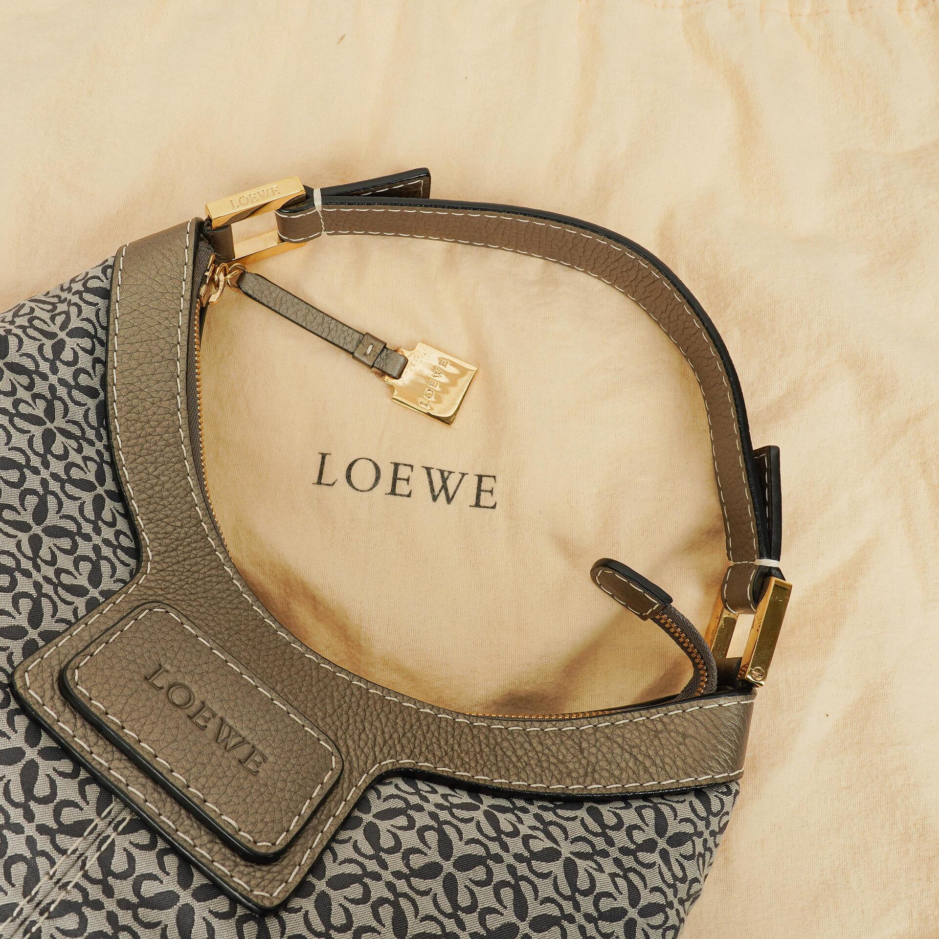 Loewe Anagram Canvas New Road Hobo Tasche