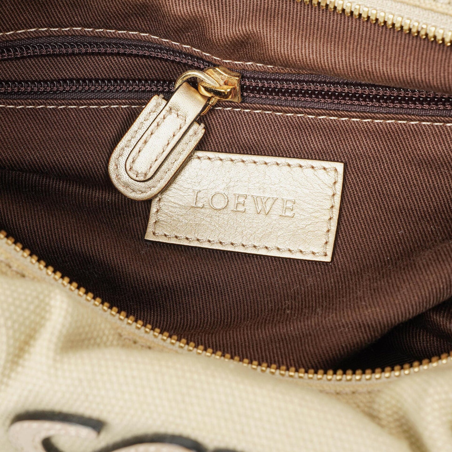 Loewe Anagram Boston-Tasche in Neutral