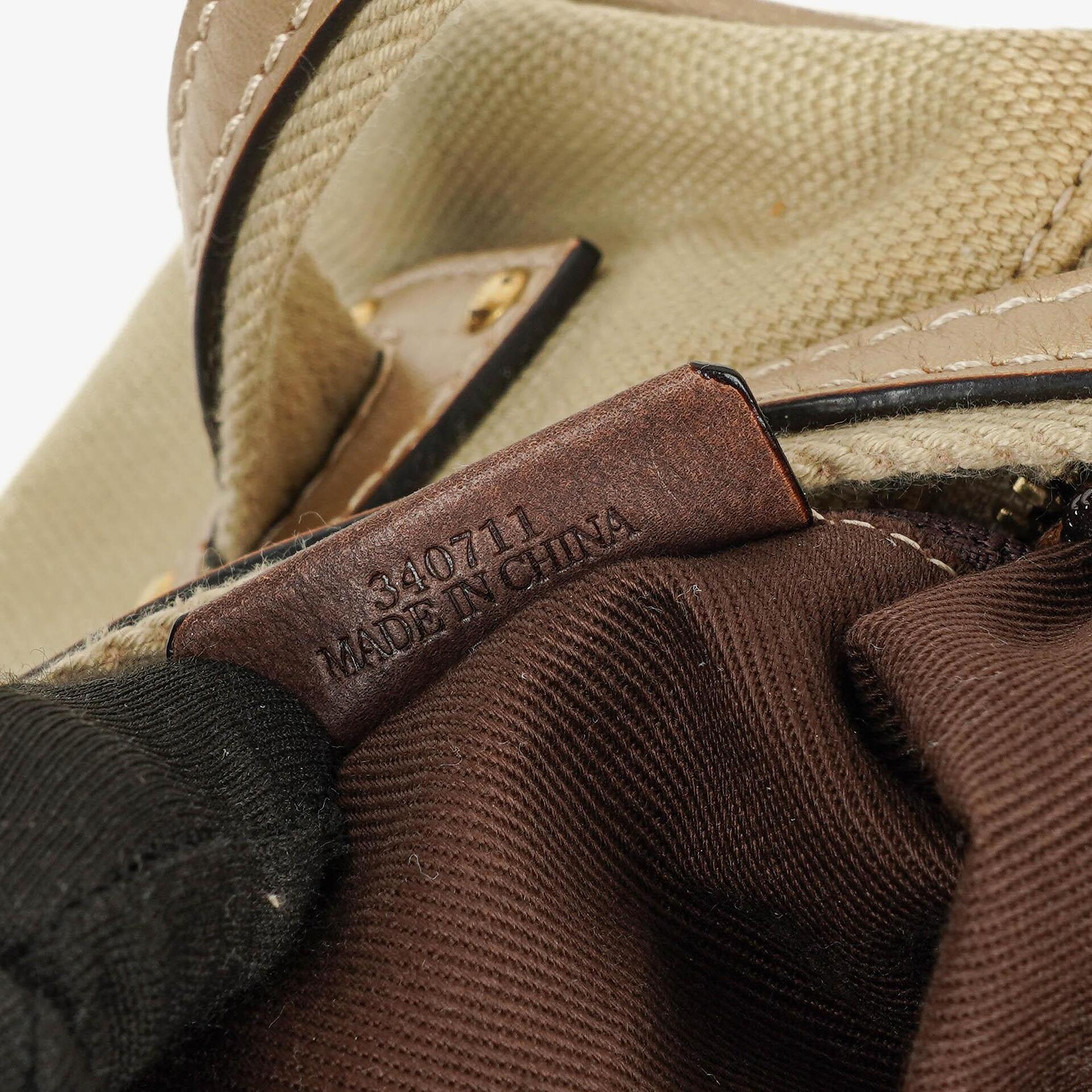 Loewe Anagram Boston-Tasche in Neutral