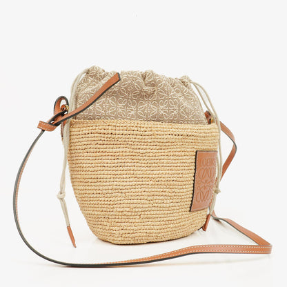 Loewe Anagram Paula's Ibiza Pochette Crossbody-Tasche aus Raffia