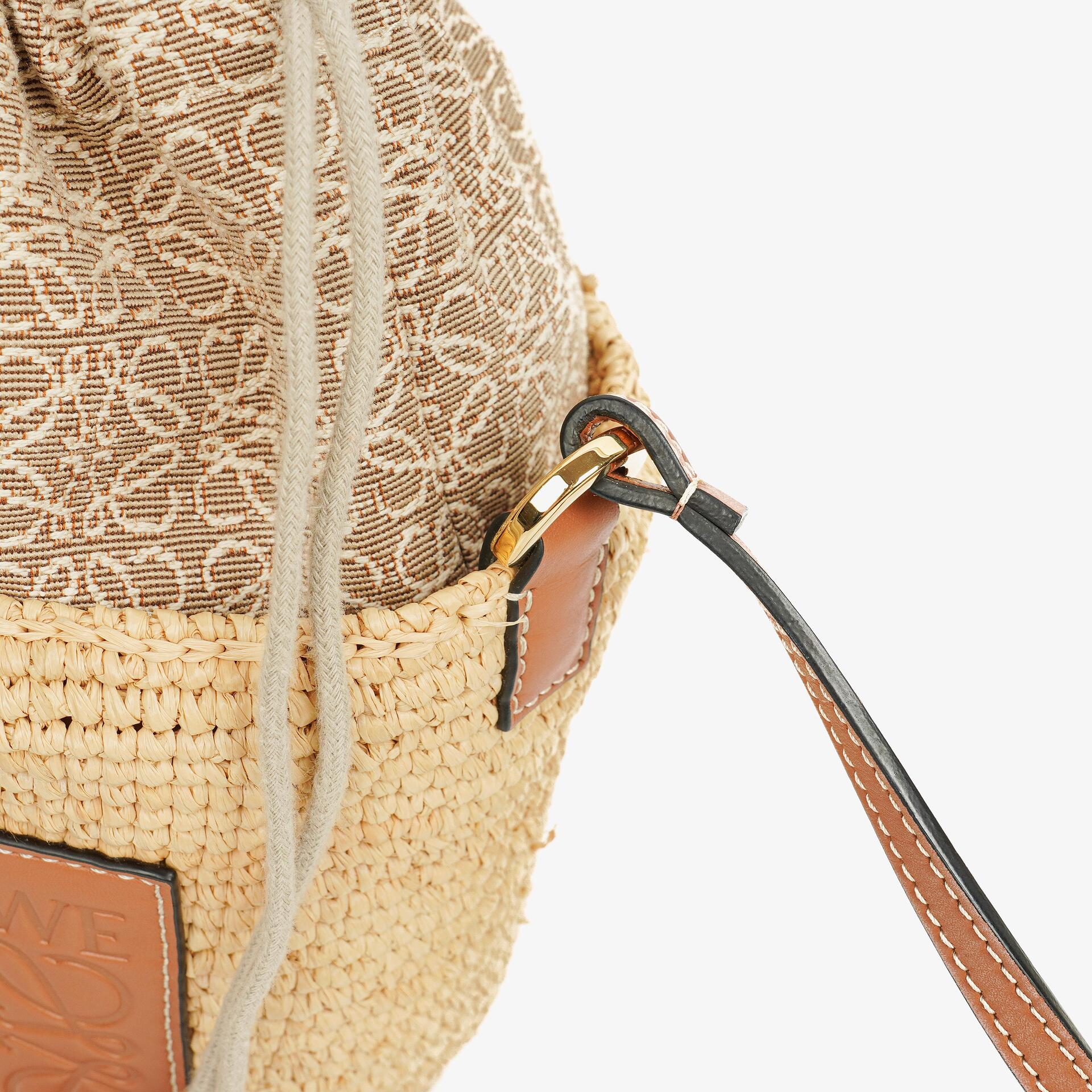 Loewe Anagram Paula's Ibiza Pochette Crossbody-Tasche aus Raffia