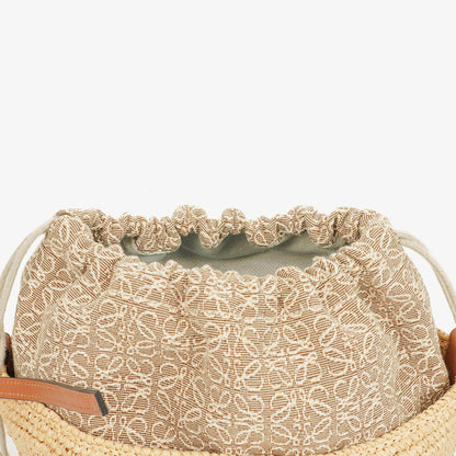 Loewe Anagram Paula's Ibiza Pochette Crossbody-Tasche aus Raffia