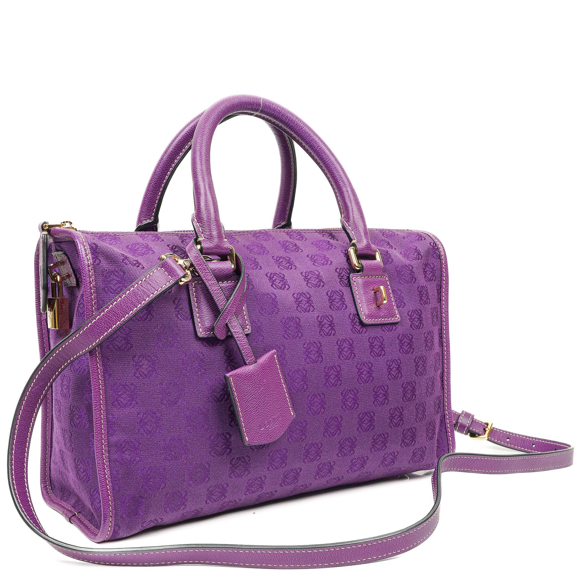 Loewe Anagram Lila Schultertasche
