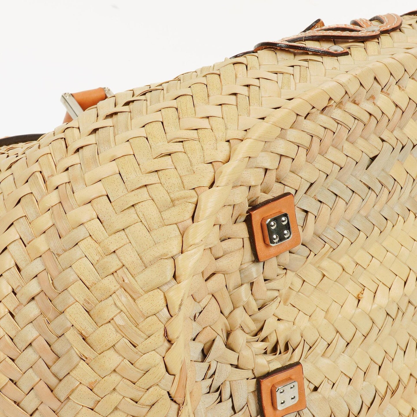 Loewe Anagram Korbtasche aus Raffia