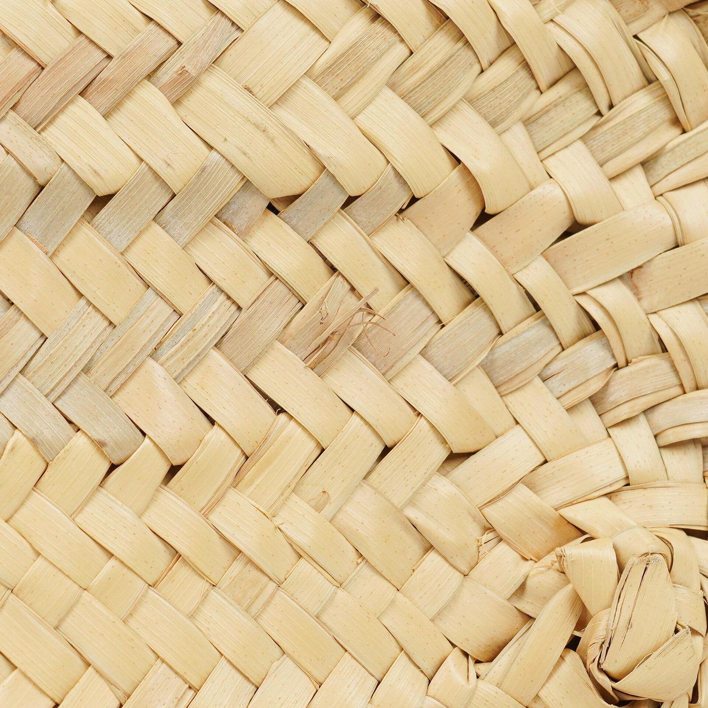 Loewe Anagram Korbtasche aus Raffia