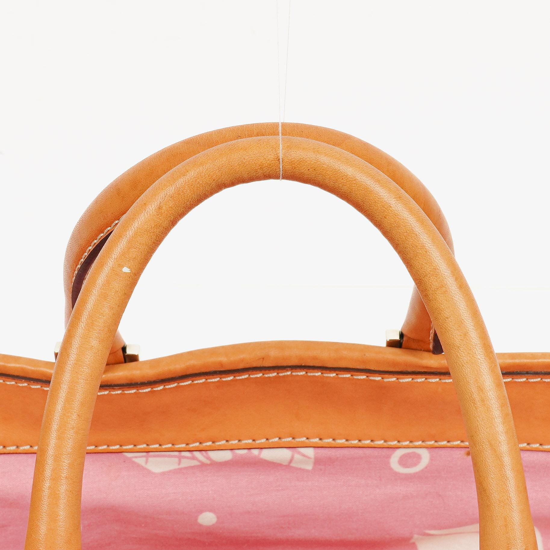 Loewe Anagram Korbtasche aus Raffia