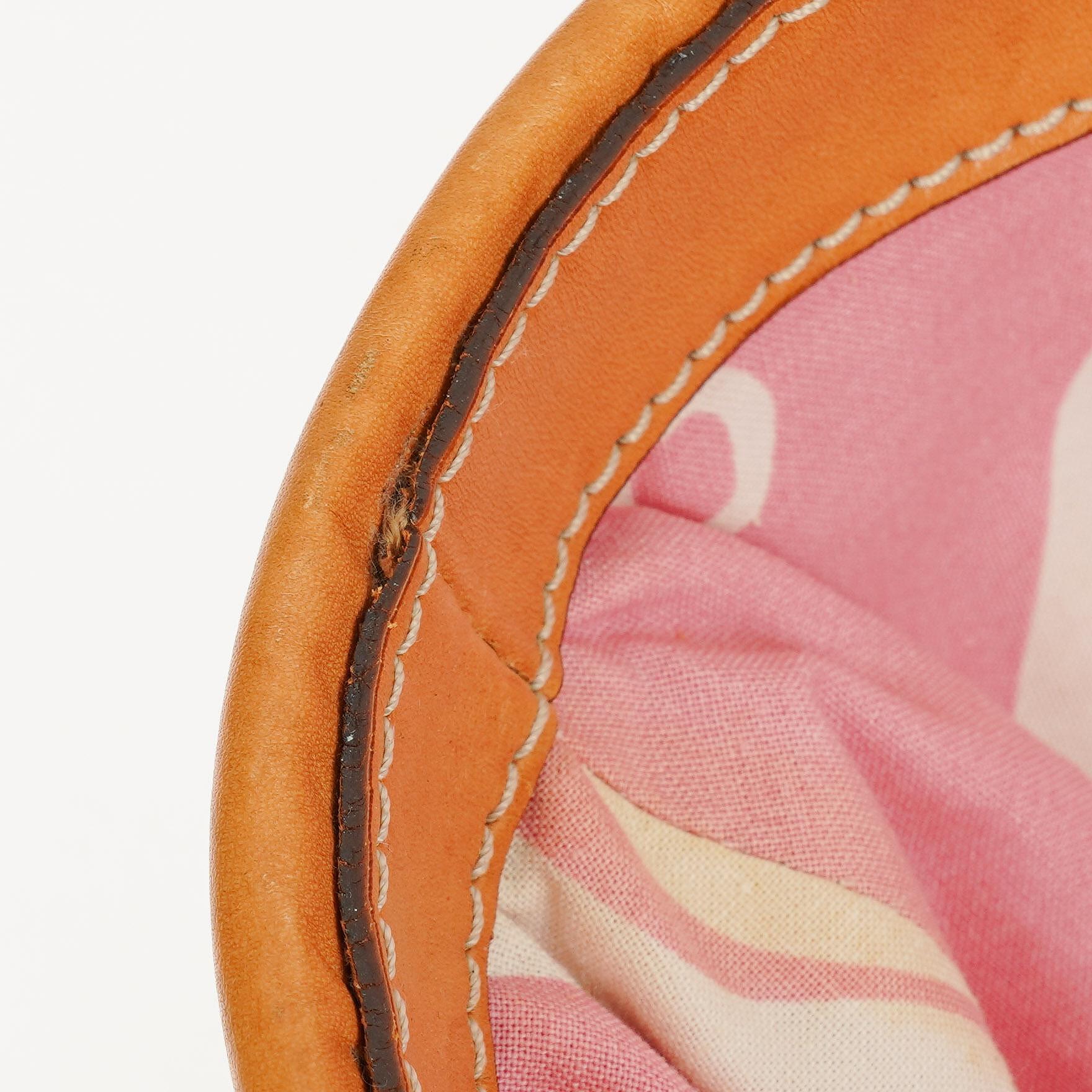 Loewe Anagram Korbtasche aus Raffia