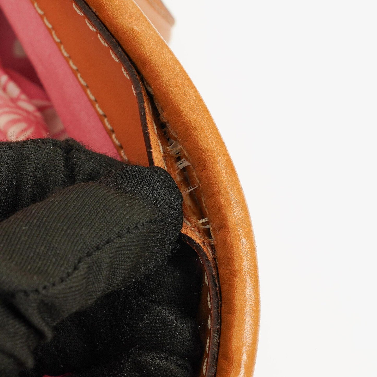 Loewe Anagram Korbtasche aus Raffia