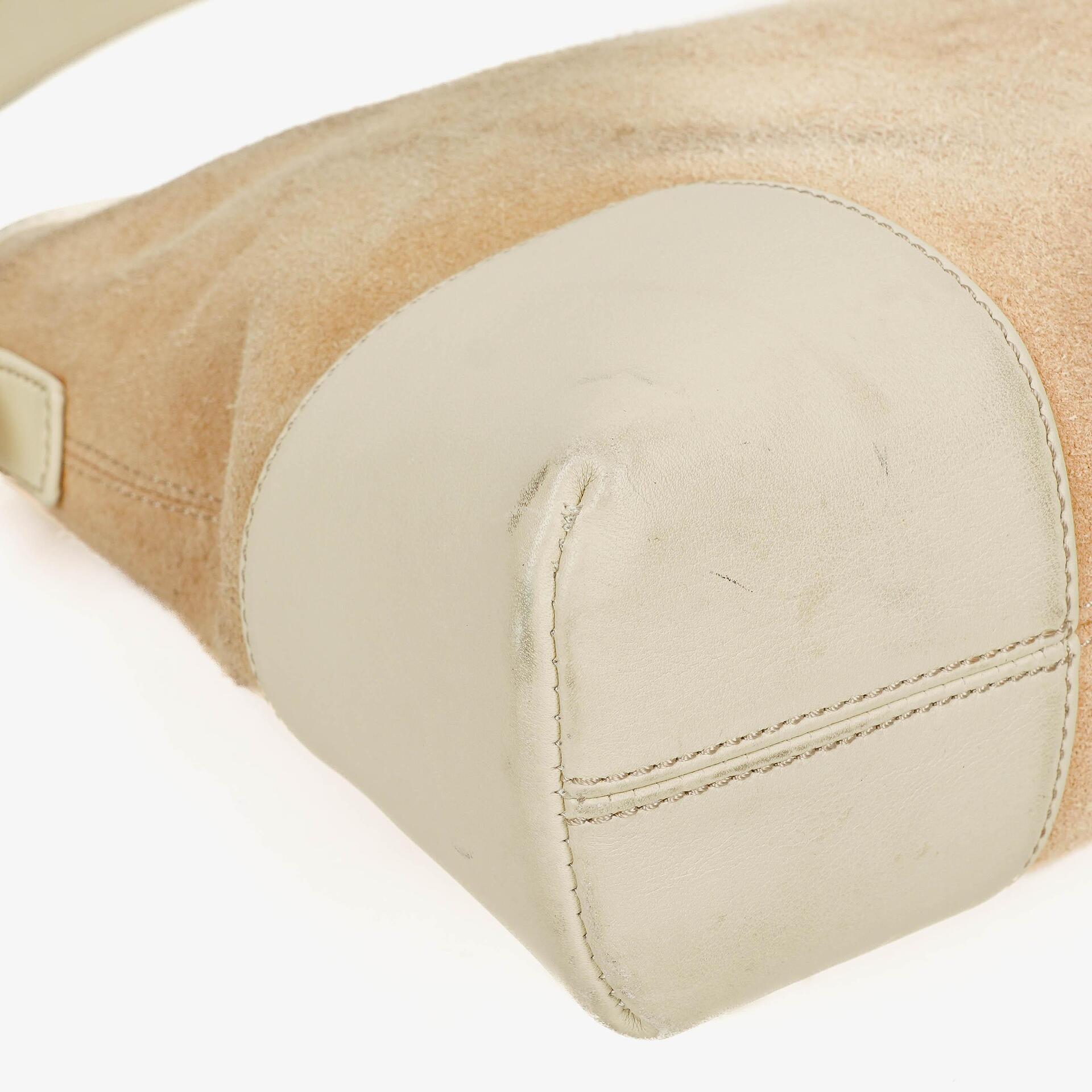 Loewe Anagram Schultertasche aus Wildleder