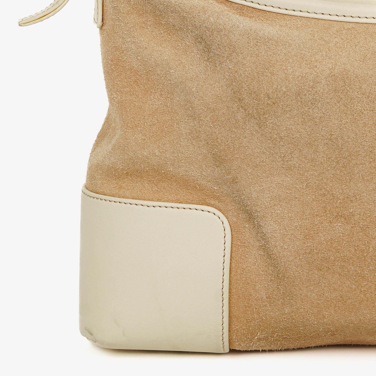 Loewe Anagram Schultertasche aus Wildleder