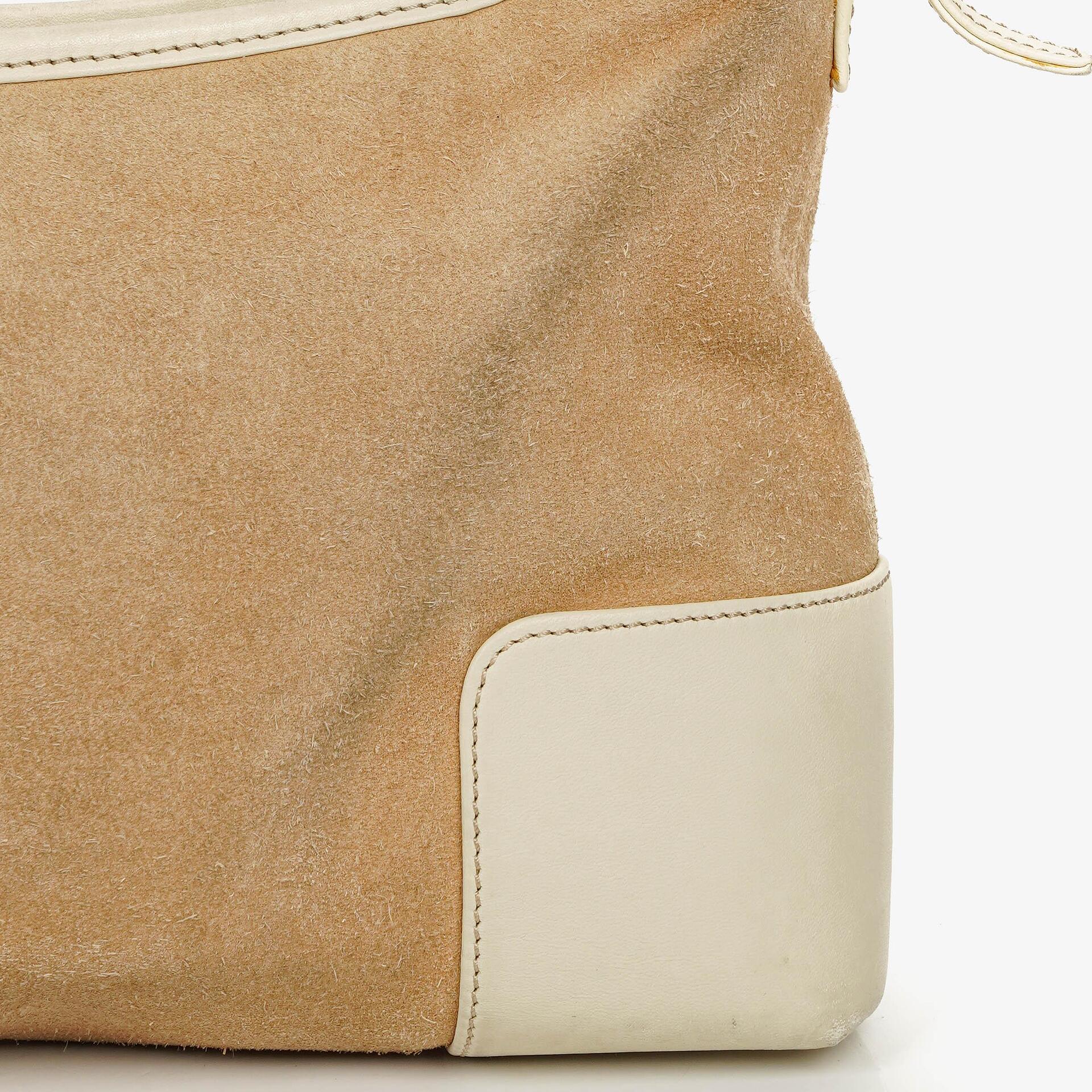 Loewe Anagram Schultertasche aus Wildleder