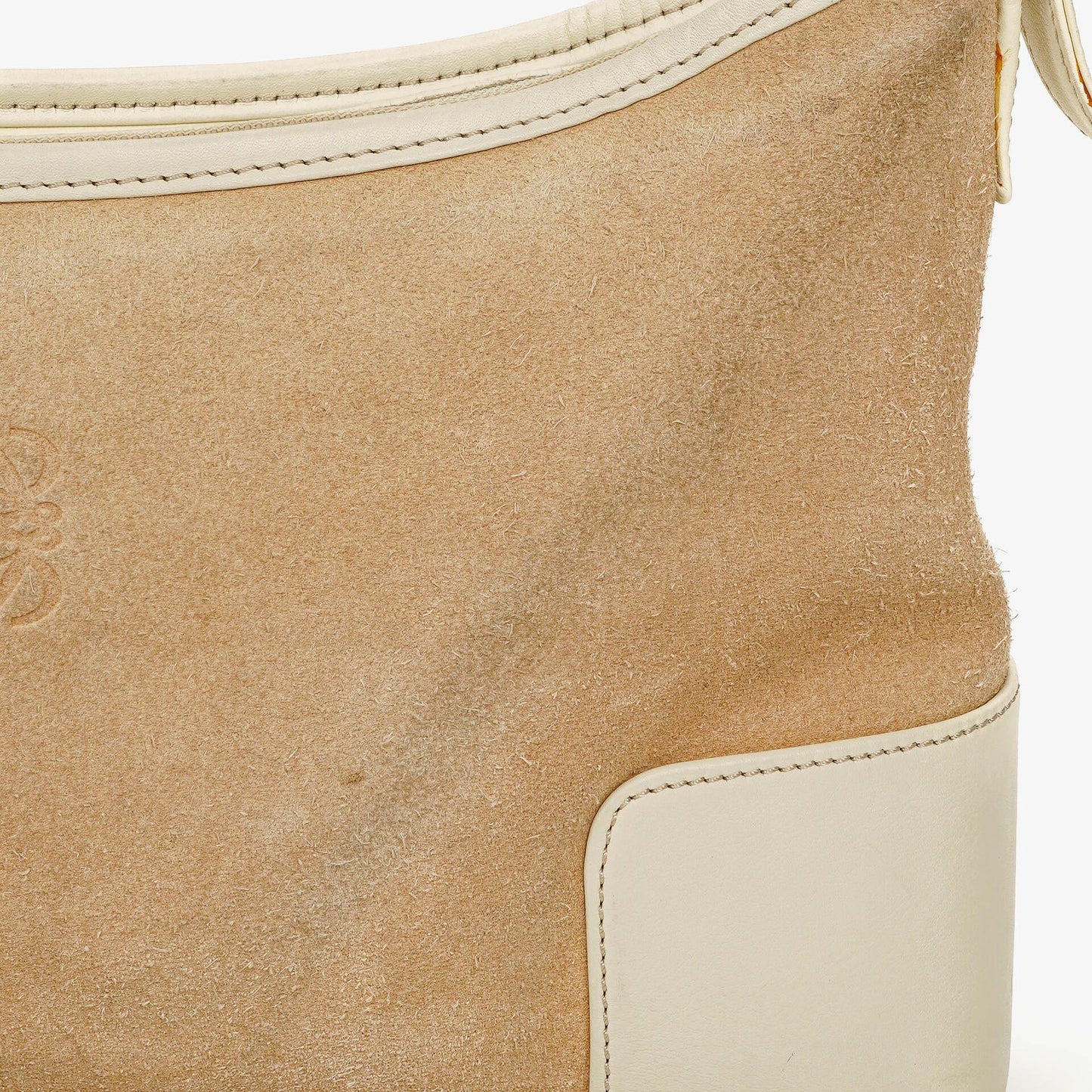 Loewe Anagram Schultertasche aus Wildleder