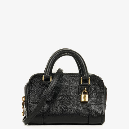 Loewe Micro Amazona Anagram Mini-Tasche aus schwarzem Leder