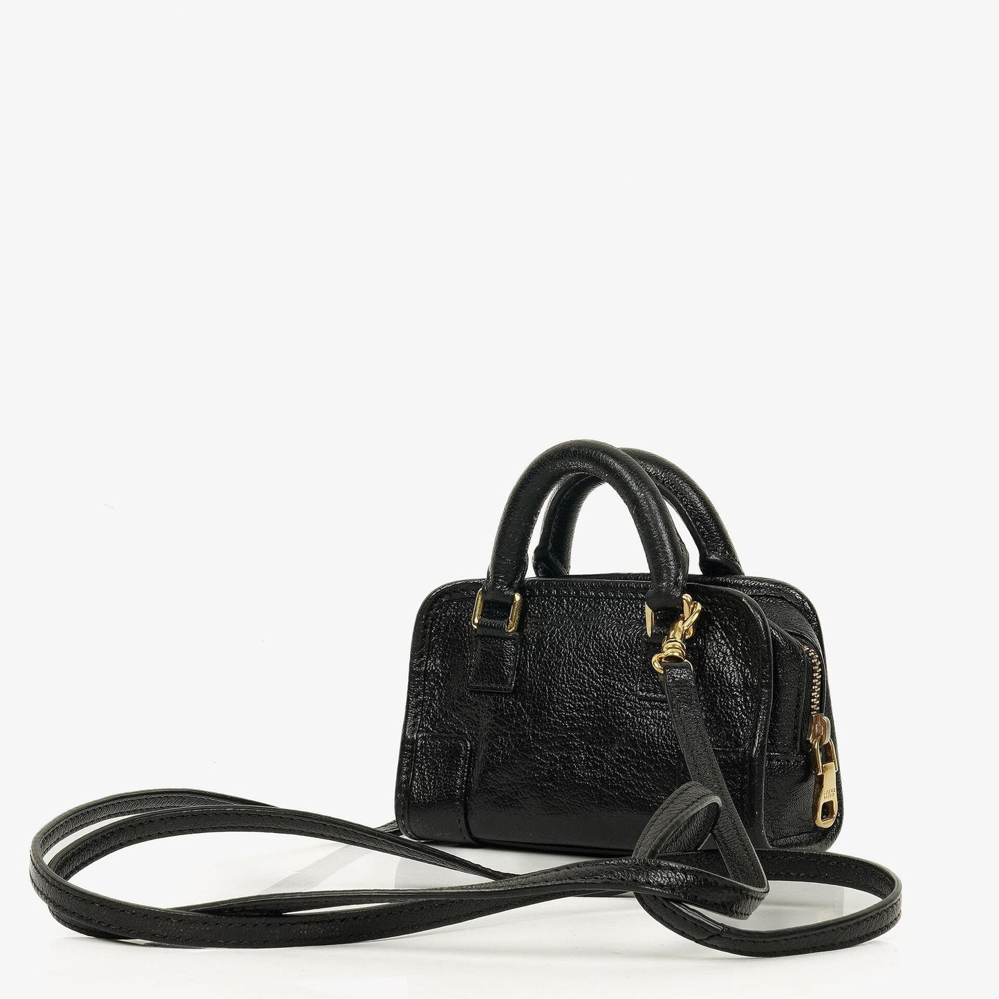Loewe Micro Amazona Anagram Mini-Tasche aus schwarzem Leder