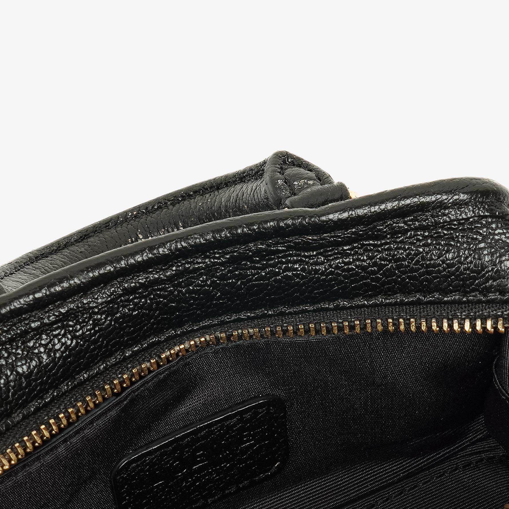 Loewe Micro Amazona Anagram Mini-Tasche aus schwarzem Leder