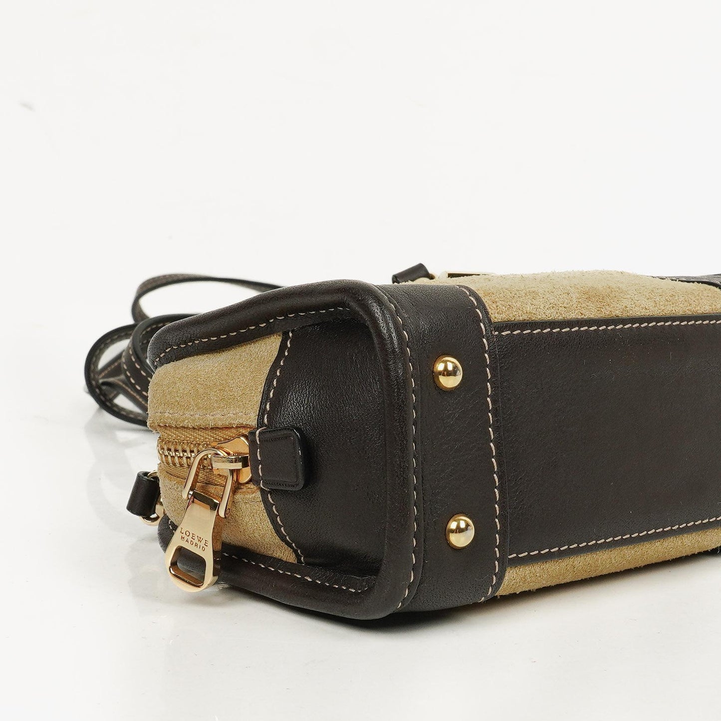 Loewe Micro Amazona Mini Tasche aus beigem Wildleder und dunkelbraunem Leder