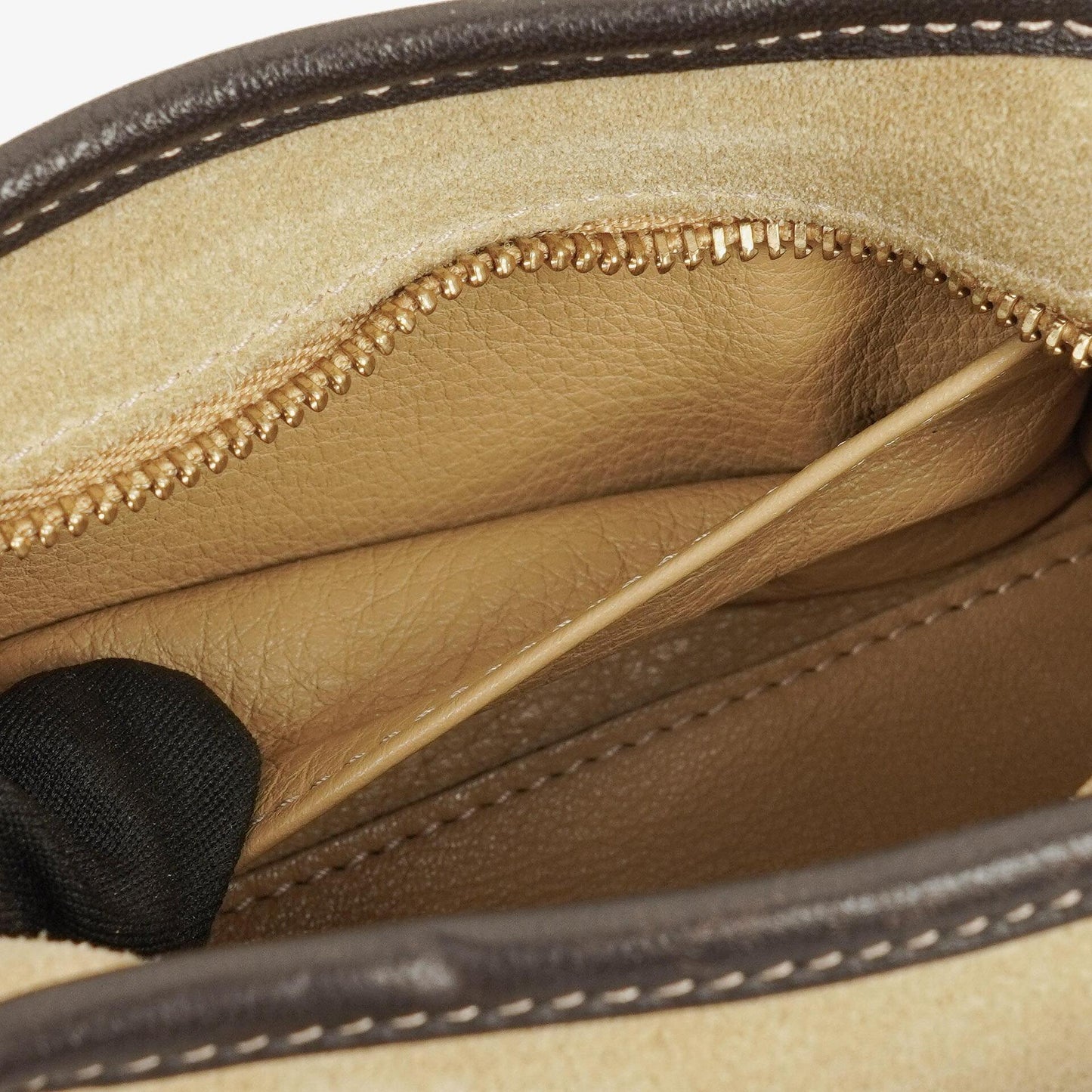 Loewe Micro Amazona Mini Tasche aus beigem Wildleder und dunkelbraunem Leder