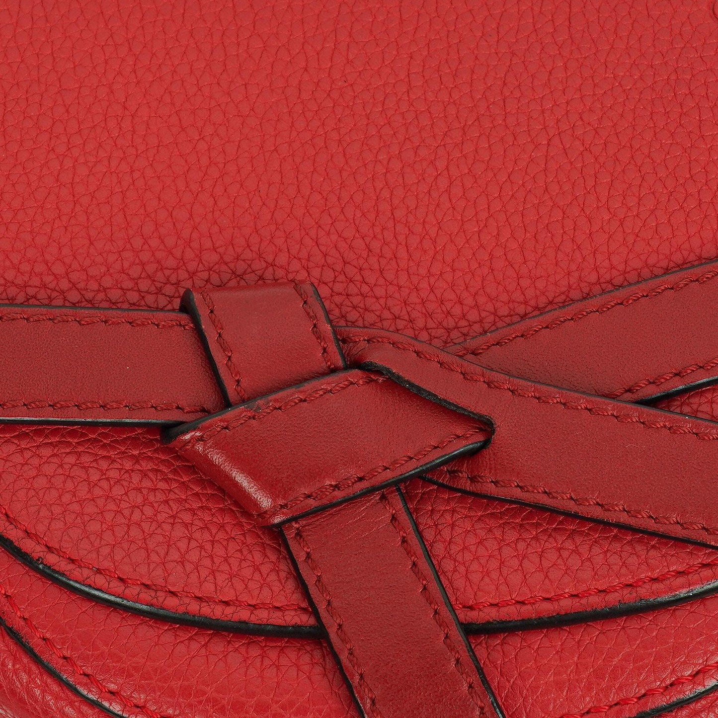 Loewe Mini Gate Crossbody-Tasche aus rotem genarbtem Leder