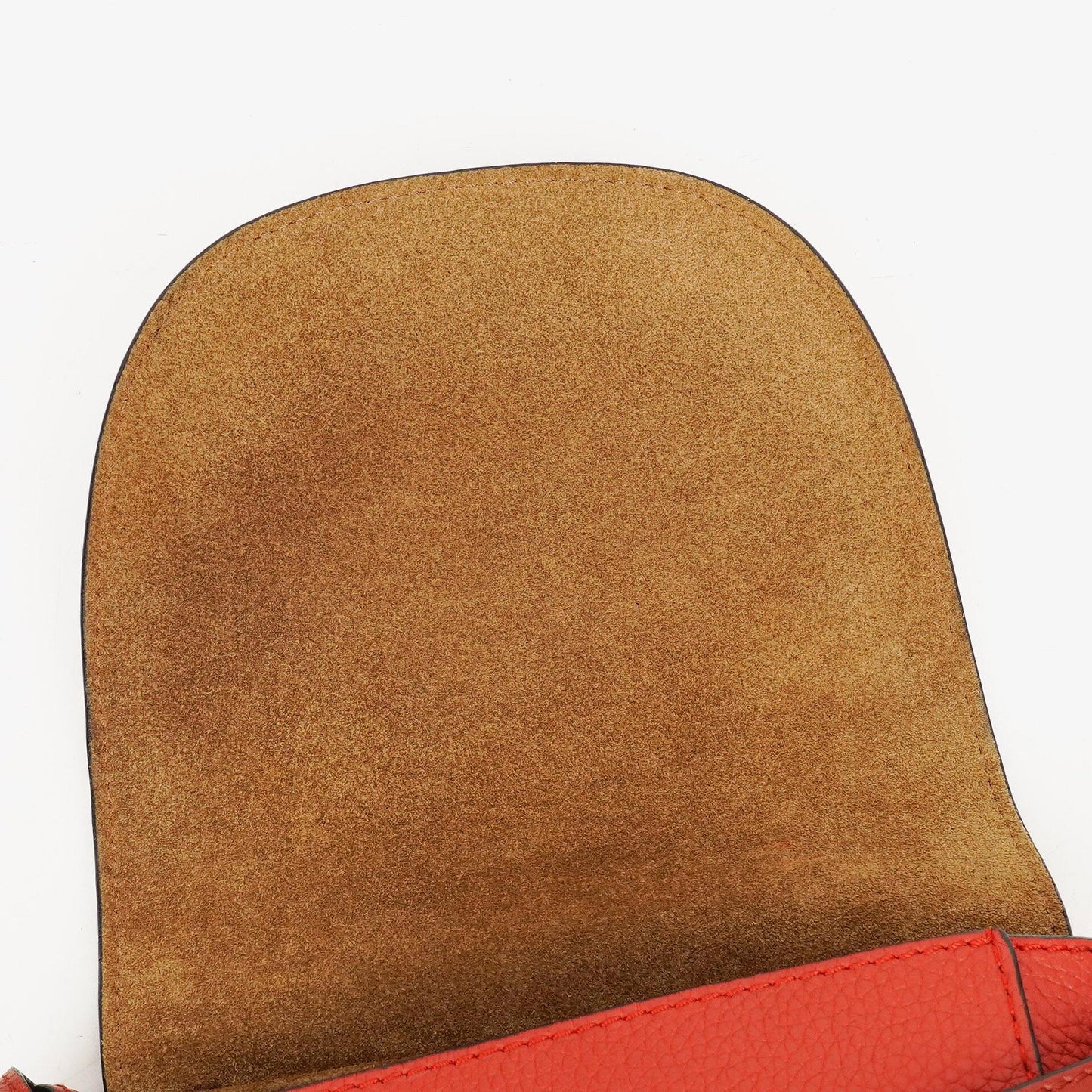Loewe Mini Gate Crossbody-Tasche aus rotem genarbtem Leder