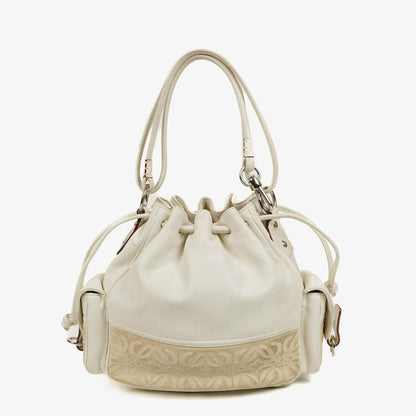 Loewe Anagram Bucket Tasche aus weißem Leder