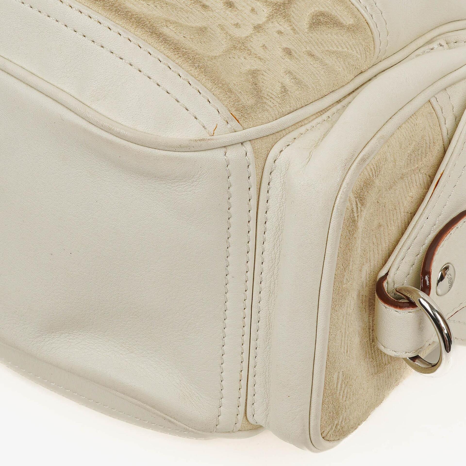 Loewe Anagram Bucket Tasche aus weißem Leder