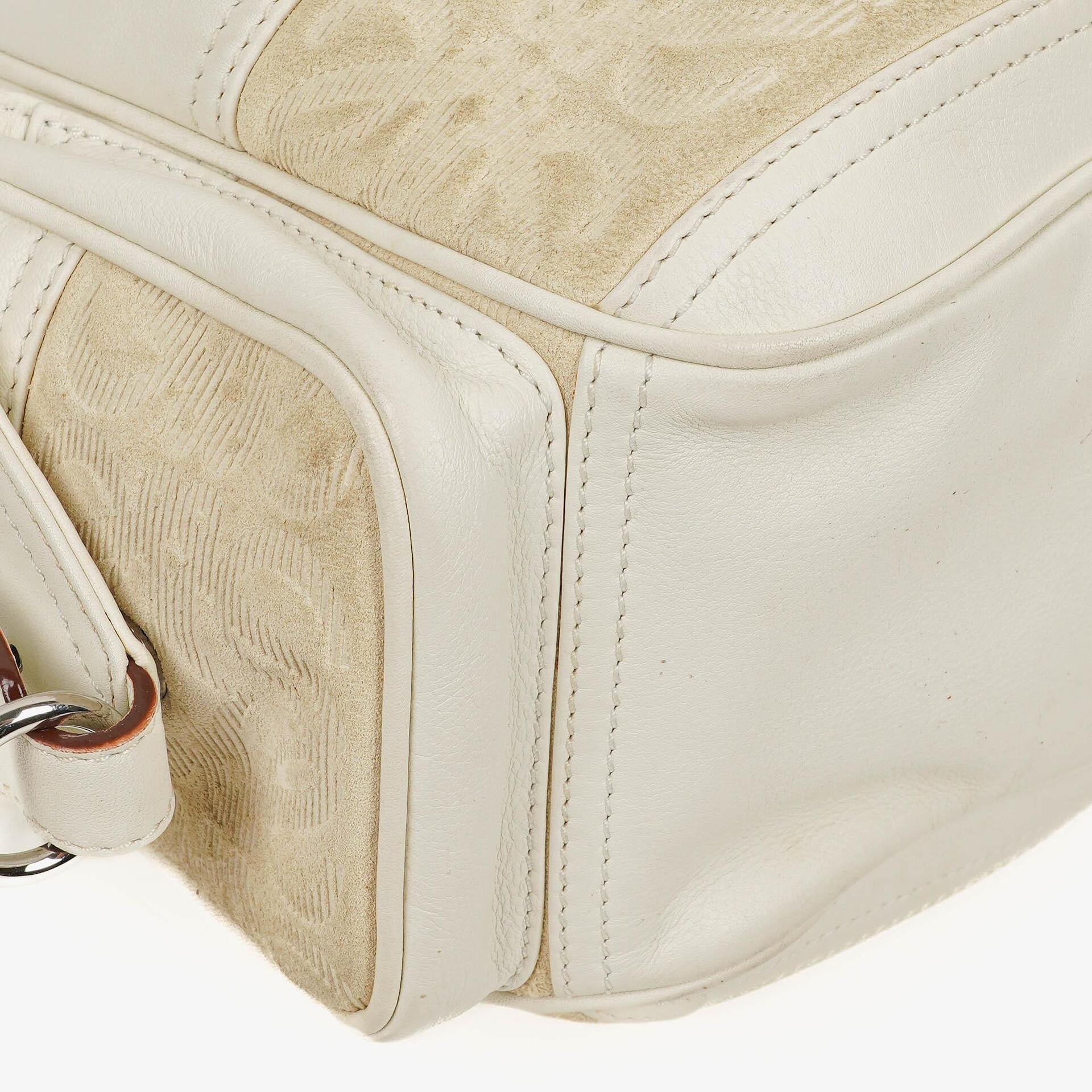 Loewe Anagram Bucket Tasche aus weißem Leder