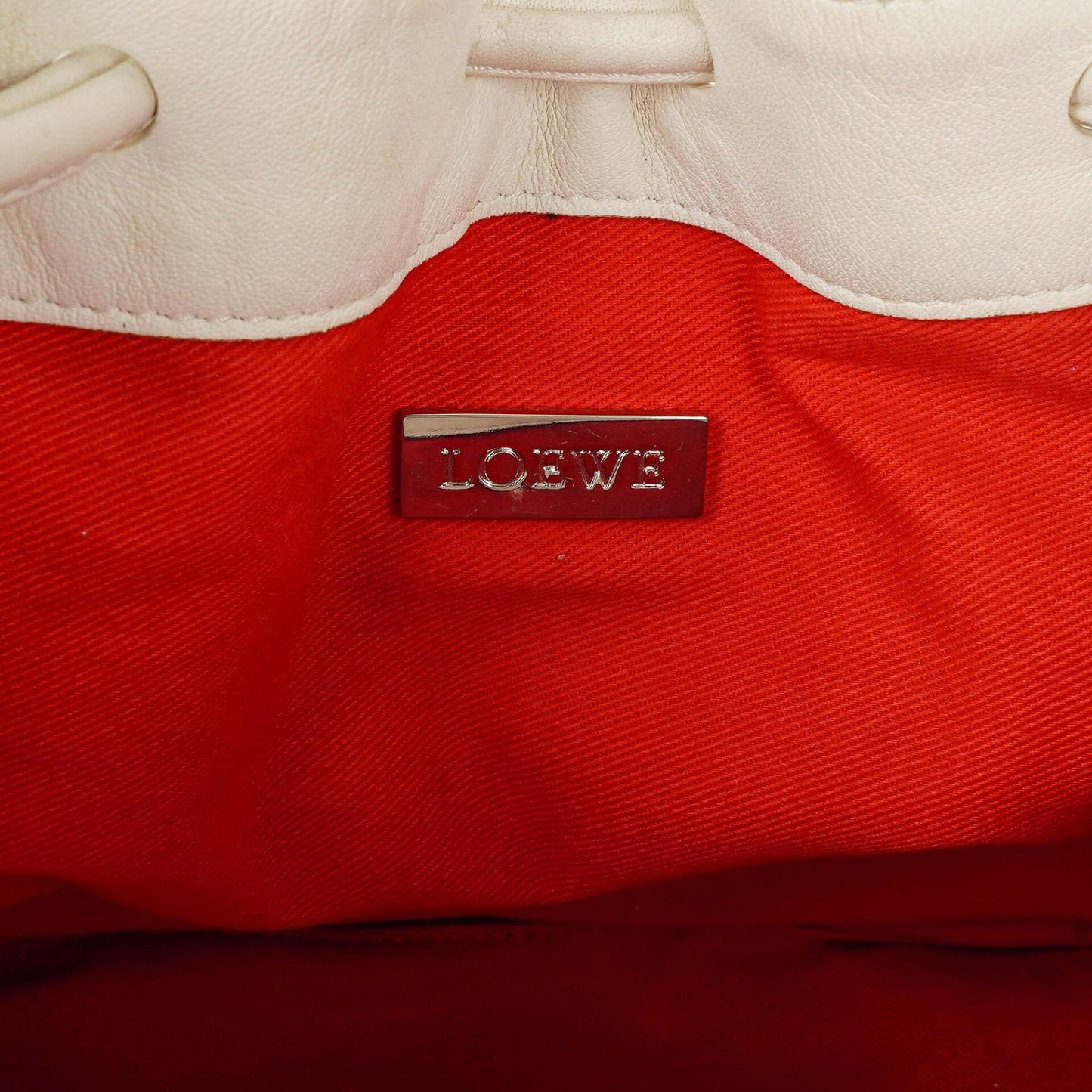 Loewe Anagram Bucket Tasche aus weißem Leder