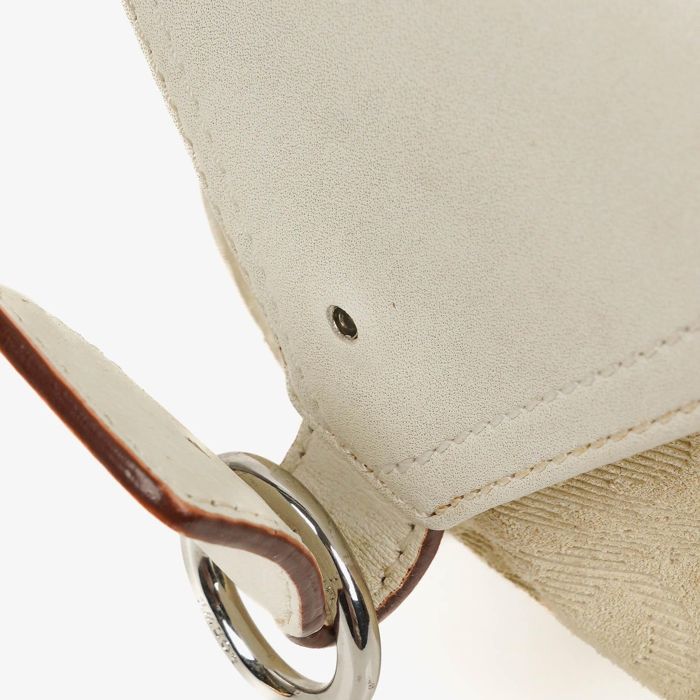 Loewe Anagram Bucket Tasche aus weißem Leder
