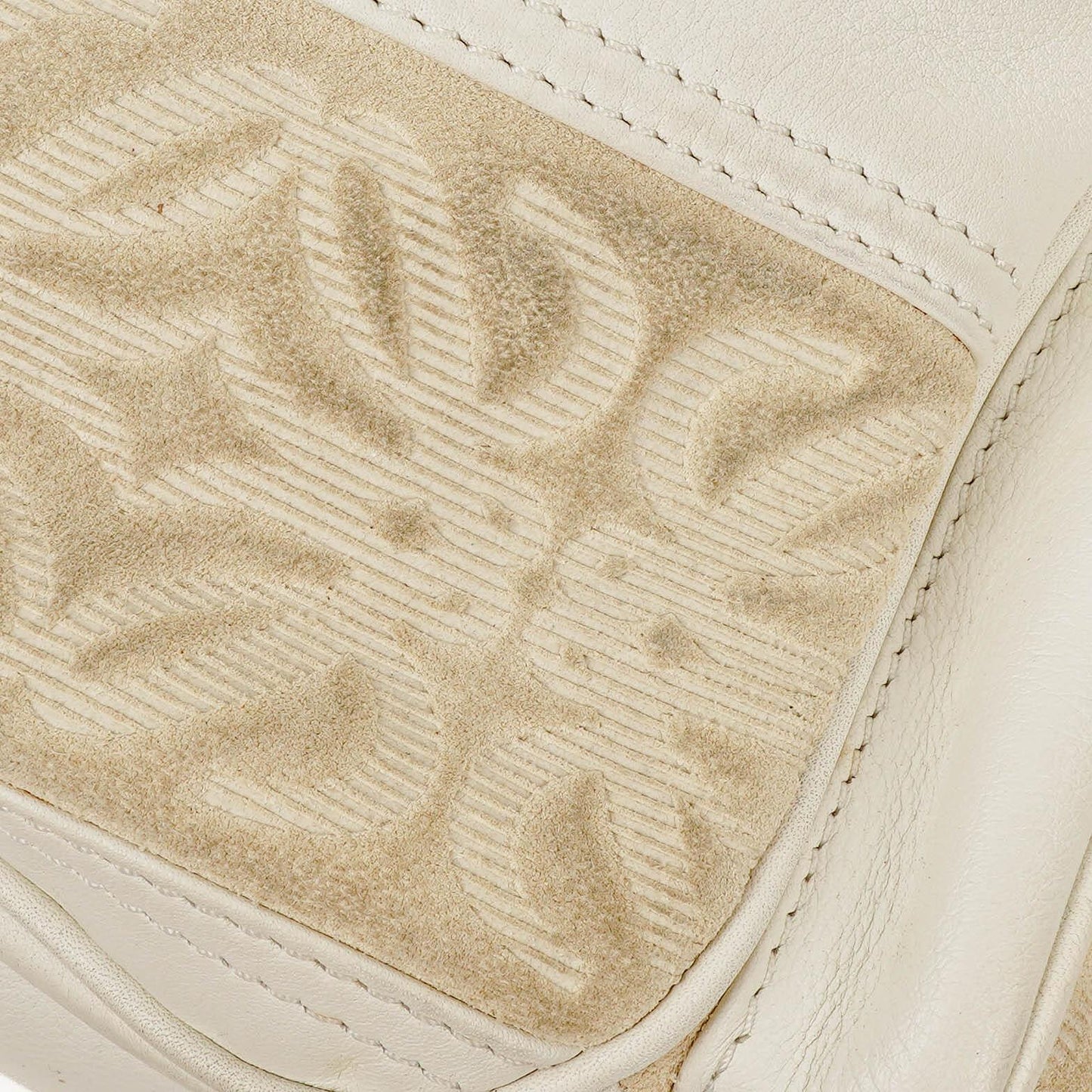 Loewe Anagram Bucket Tasche aus weißem Leder