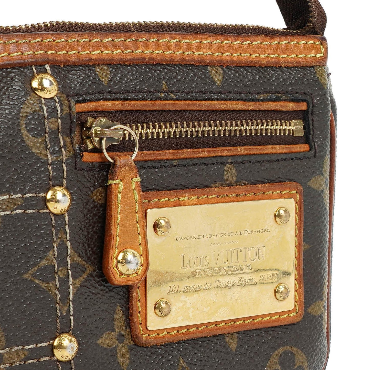 Louis Vuitton Riveting Limited Edition Pochette Accessoires Clutch aus beschichtetem Monogram Canvas