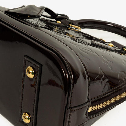 Louis Vuitton Alma BB Handtasche aus Amarante Monogram Vernis Leder