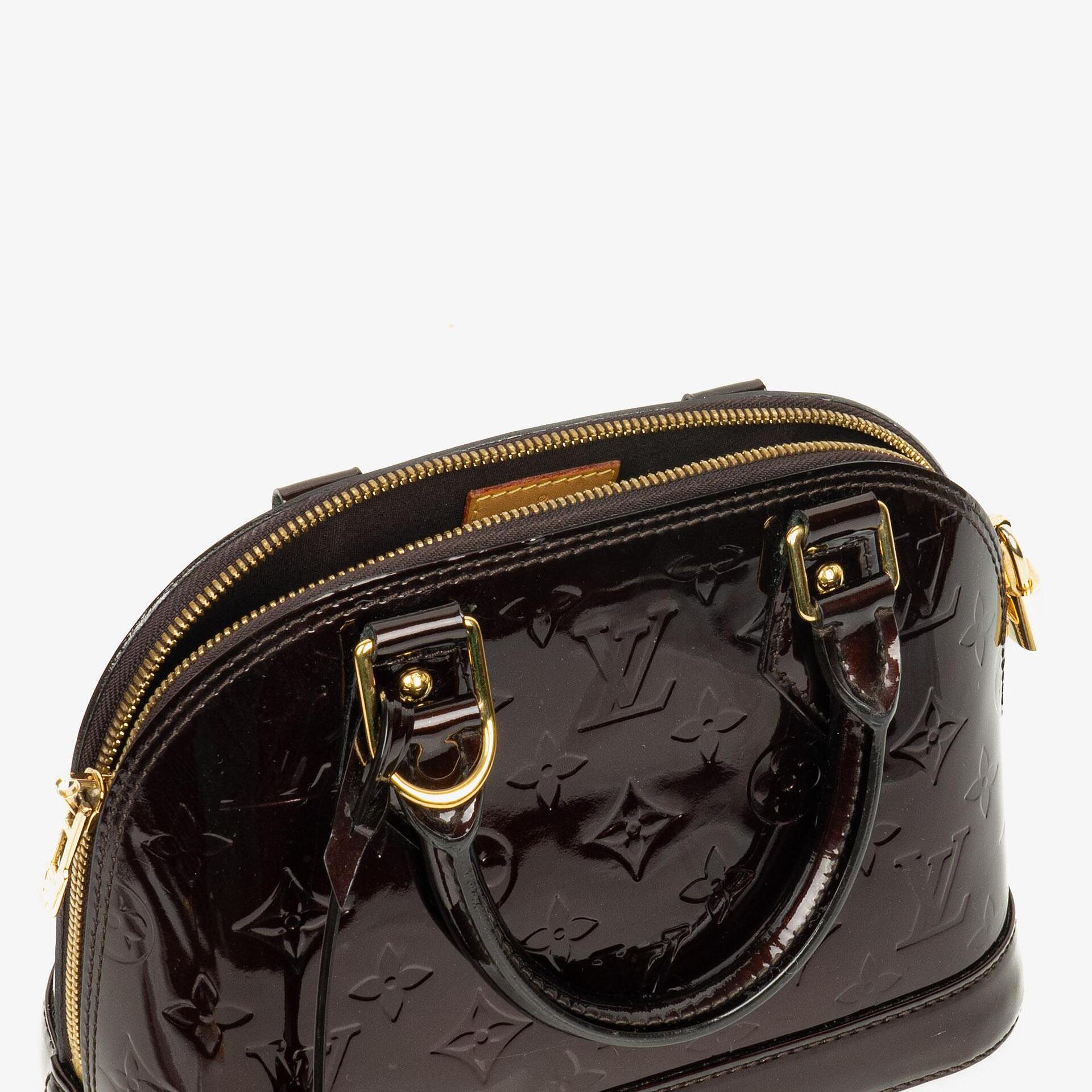 Louis Vuitton Alma BB Handtasche aus Amarante Monogram Vernis Leder