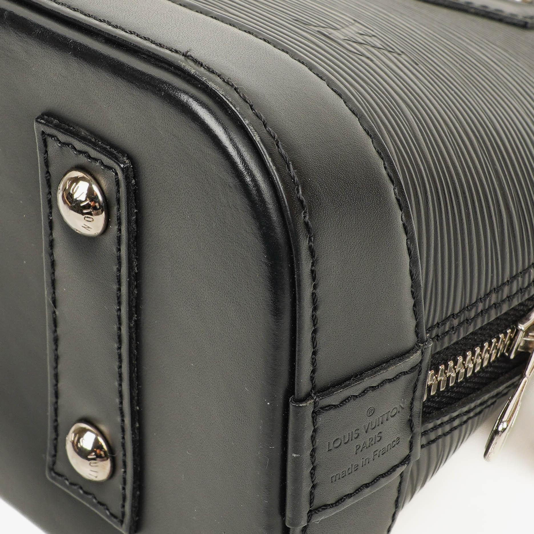Louis Vuitton Alma BB Handtasche aus schwarzem Epi-Leder