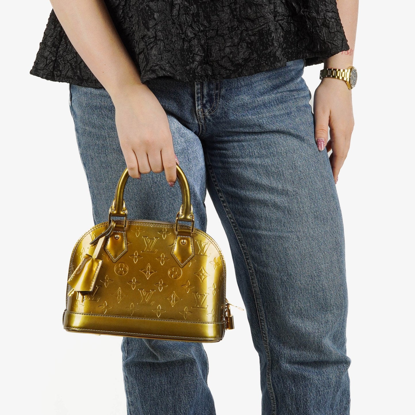 Louis Vuitton Alma BB Tasche aus Monogram Vernis Leder in Givre