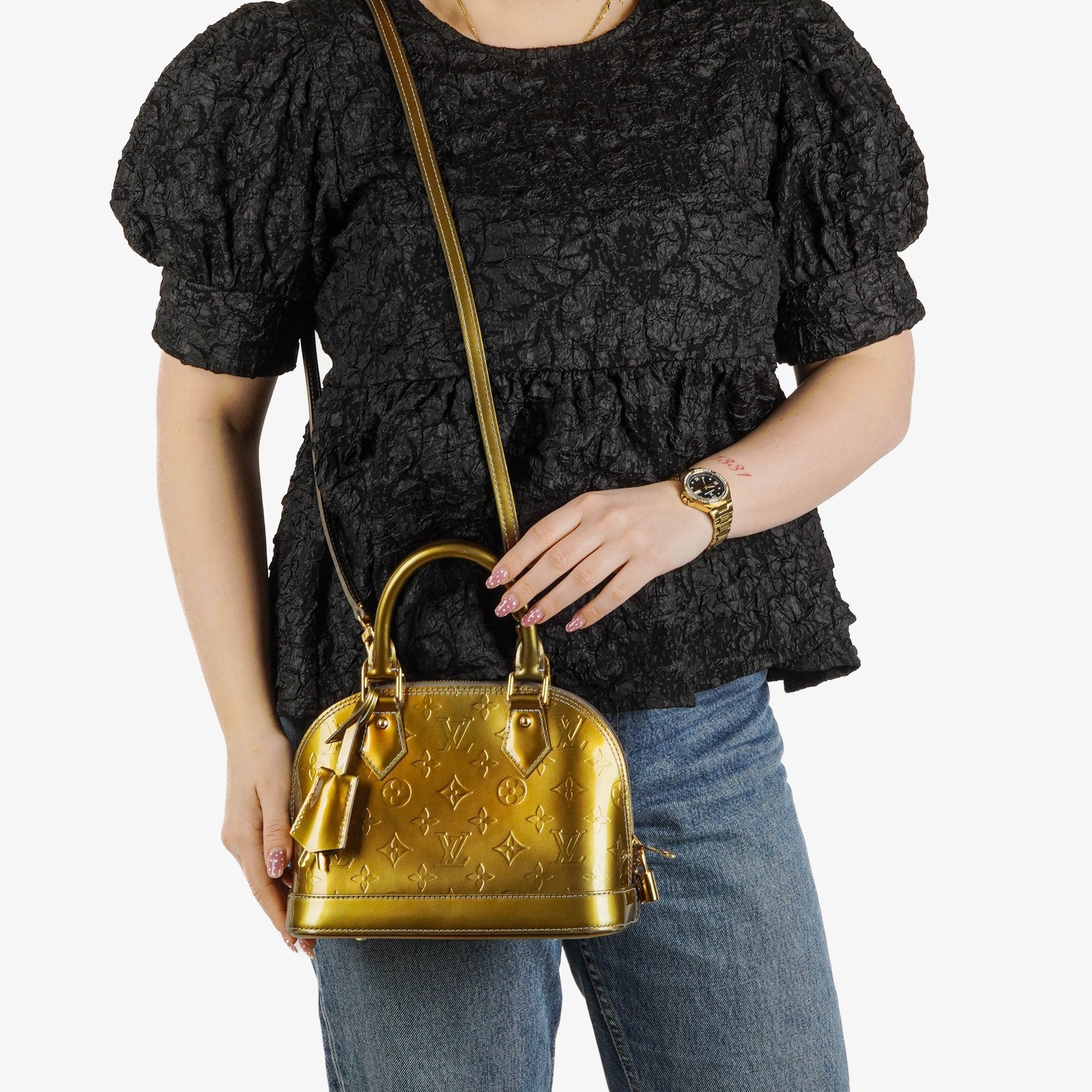 Louis Vuitton Alma BB Tasche aus Monogram Vernis Leder in Givre