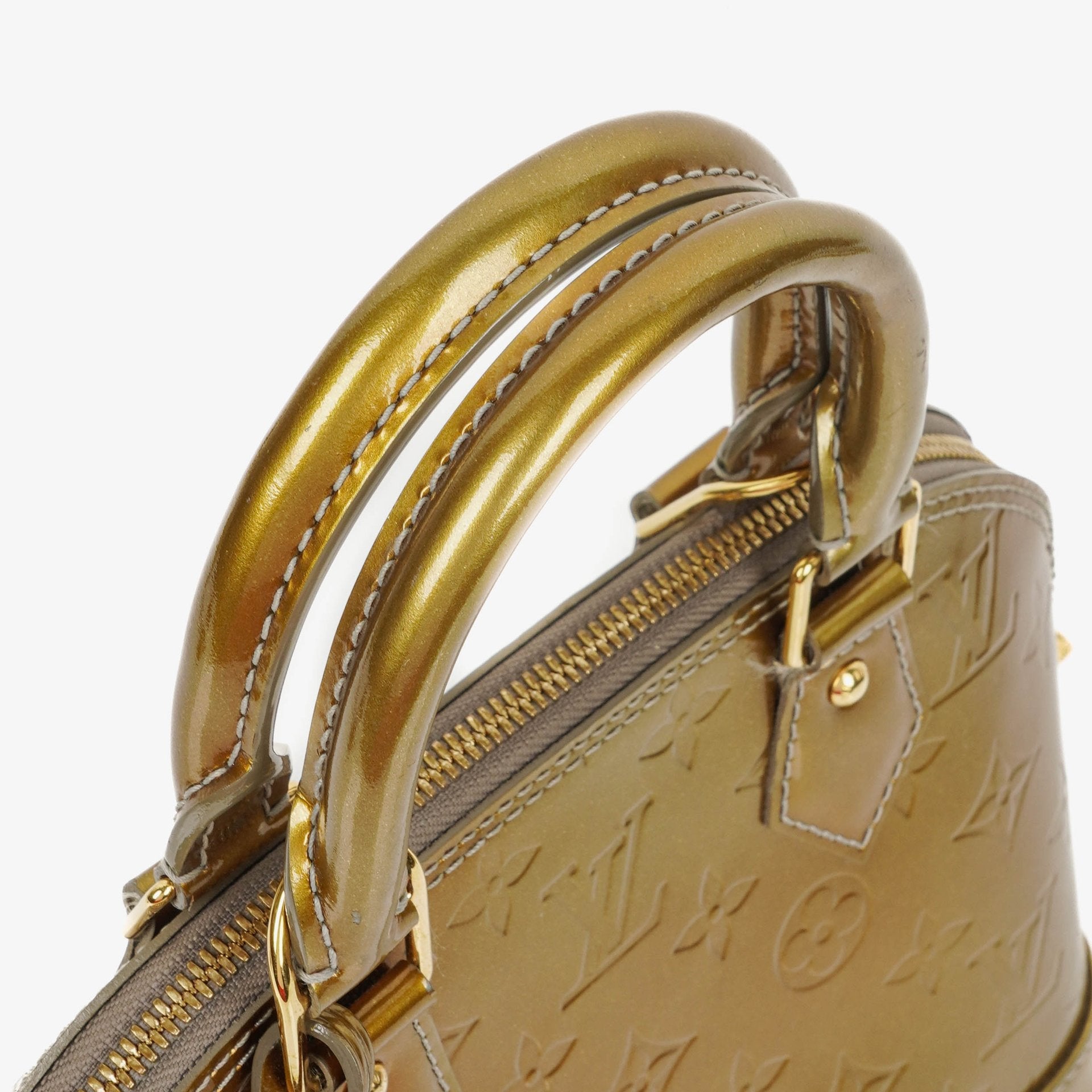 Louis Vuitton Alma BB Tasche aus Monogram Vernis Leder in Givre