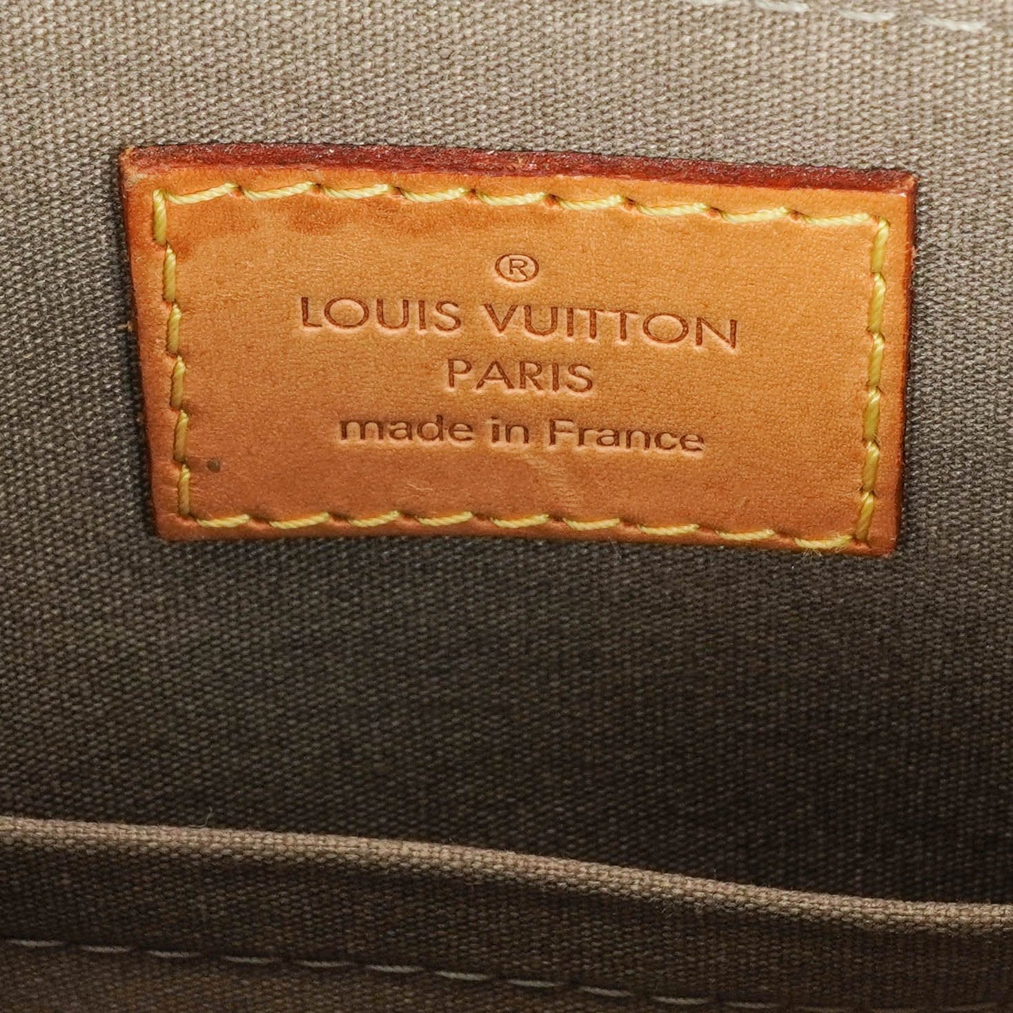 Louis Vuitton Alma BB Tasche aus Monogram Vernis Leder in Givre