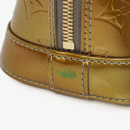 Louis Vuitton Alma BB Tasche aus Monogram Vernis Leder in Givre