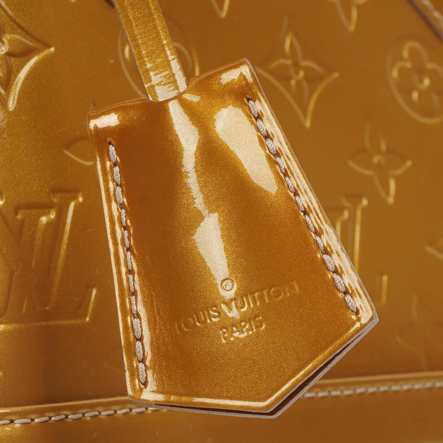 Louis Vuitton Alma BB Gold Poudre Monogram Vernis Leder Handtasche