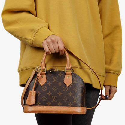 Louis Vuitton Alma BB Tasche aus Monogram Canvas